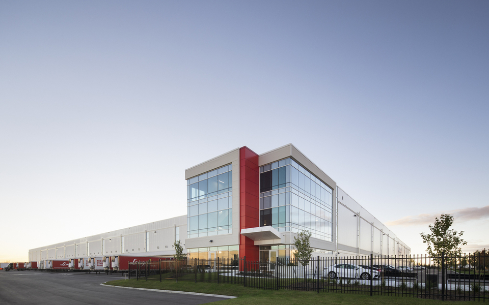 Longo's expanded distribution centre and new office block in Vaughan, ON 